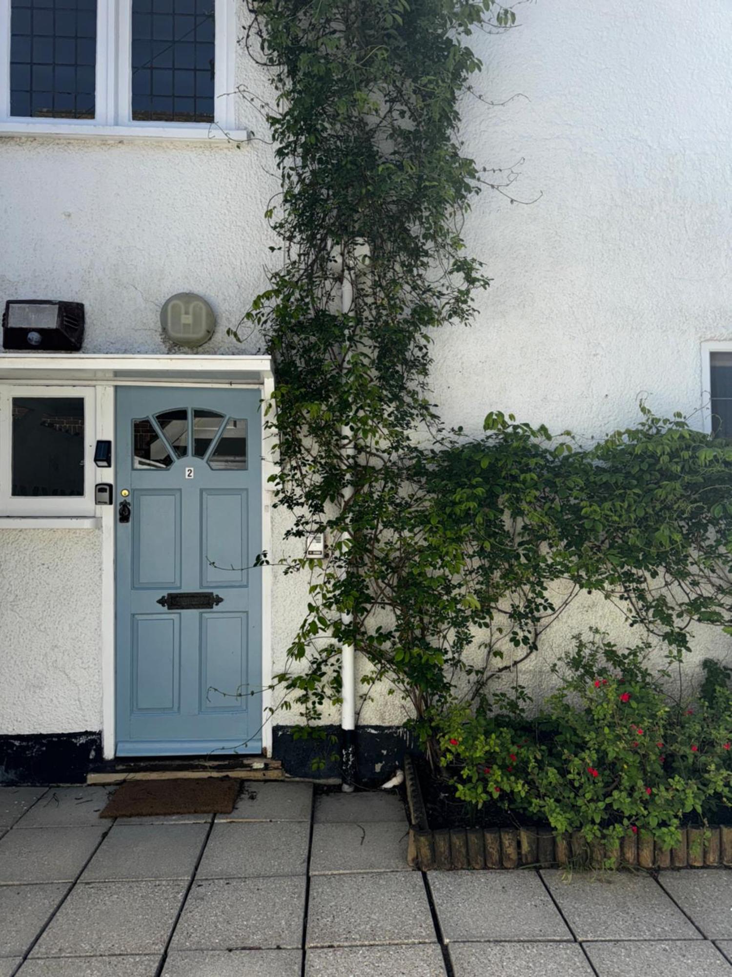 Apartment In Canford Cliffs Close To Sandbanks Beach Poole Exterior photo