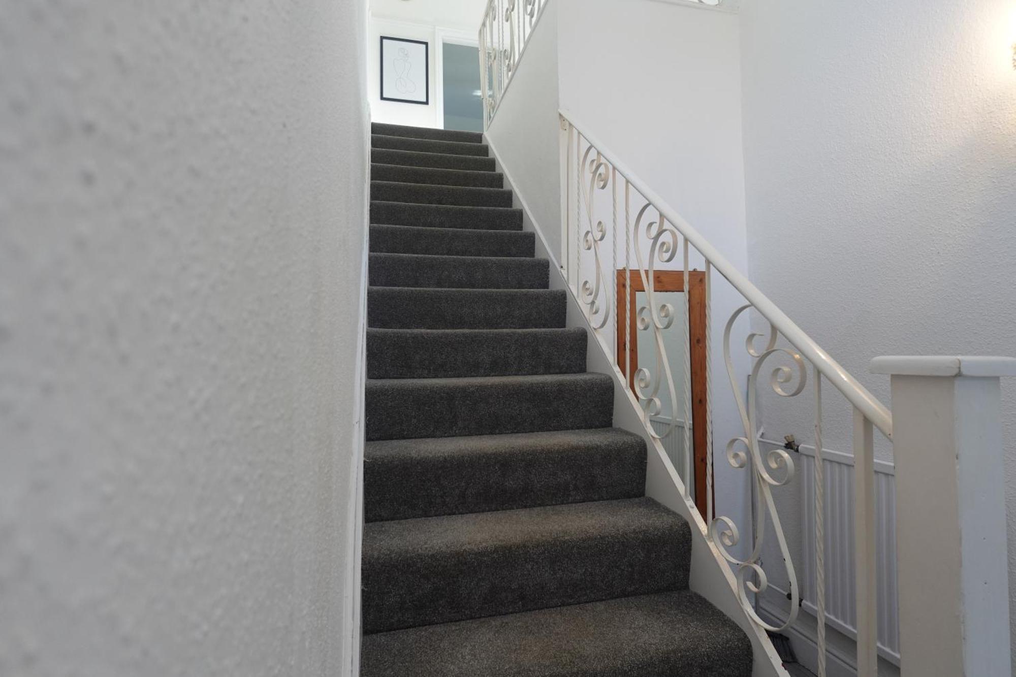 Apartment In Canford Cliffs Close To Sandbanks Beach Poole Exterior photo
