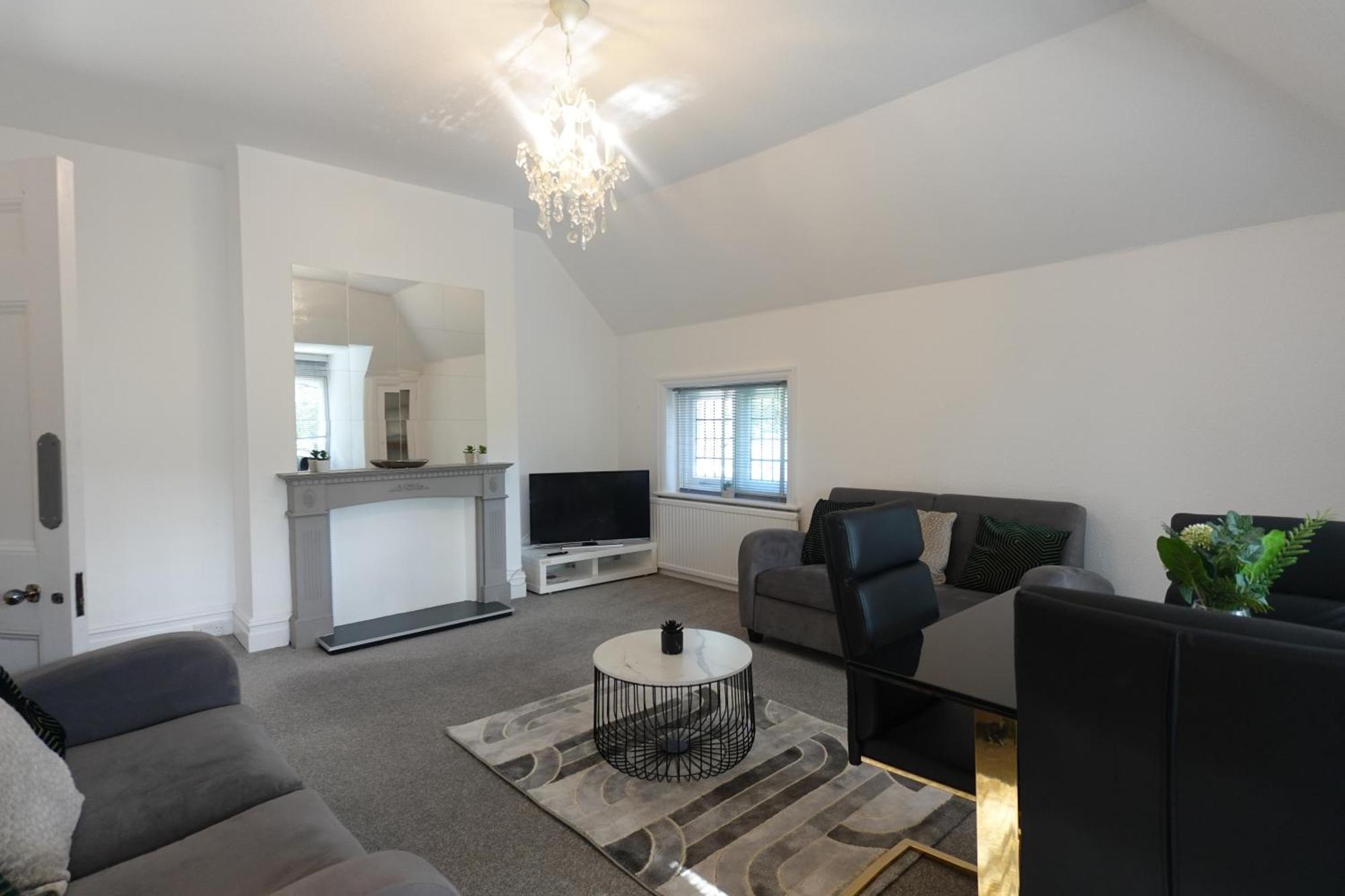 Apartment In Canford Cliffs Close To Sandbanks Beach Poole Exterior photo